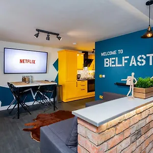Funky - Secure Parking - Wifi - Sleeps 6 - No Parties Belfast